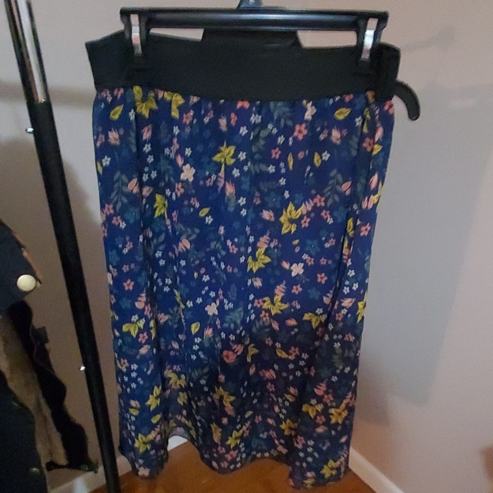 Lularoe floral skirt